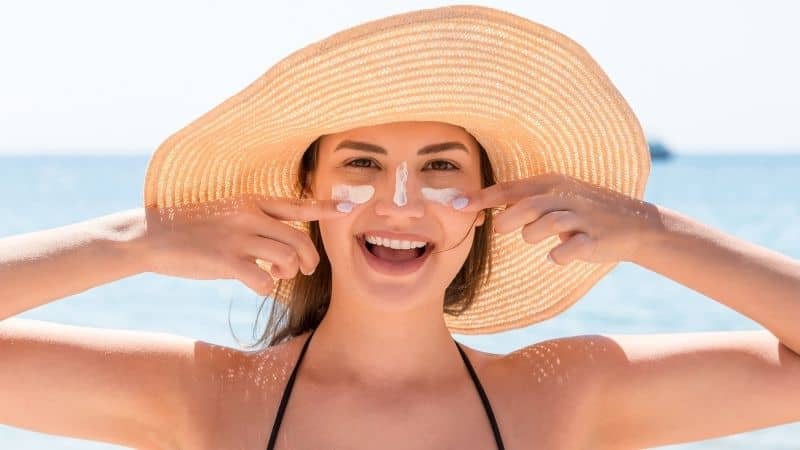 5 Essential Reasons to Not Flip Out on Wearing Sunscreen Every Day